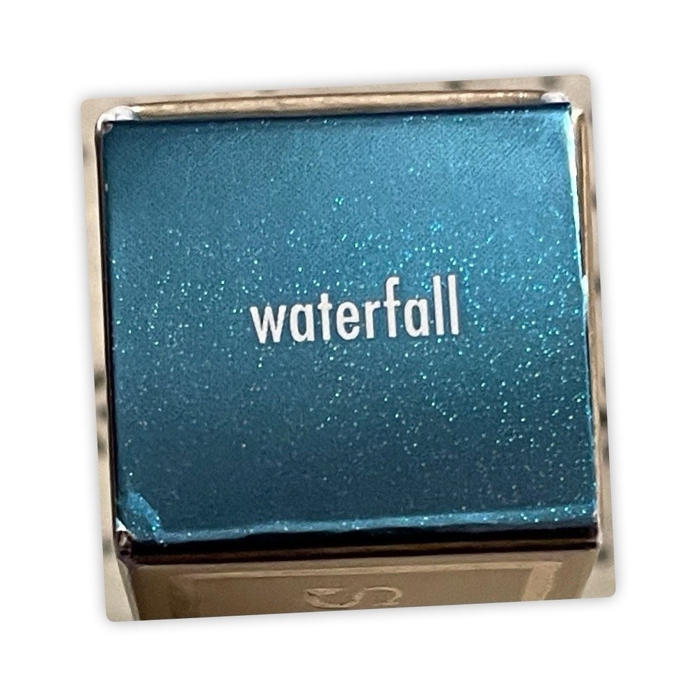 Stila Glisten & Glow Liquid Eye Shadow 0.153 fl. oz/4.5 ml, Shade: Waterfall - Picture 5 of 5